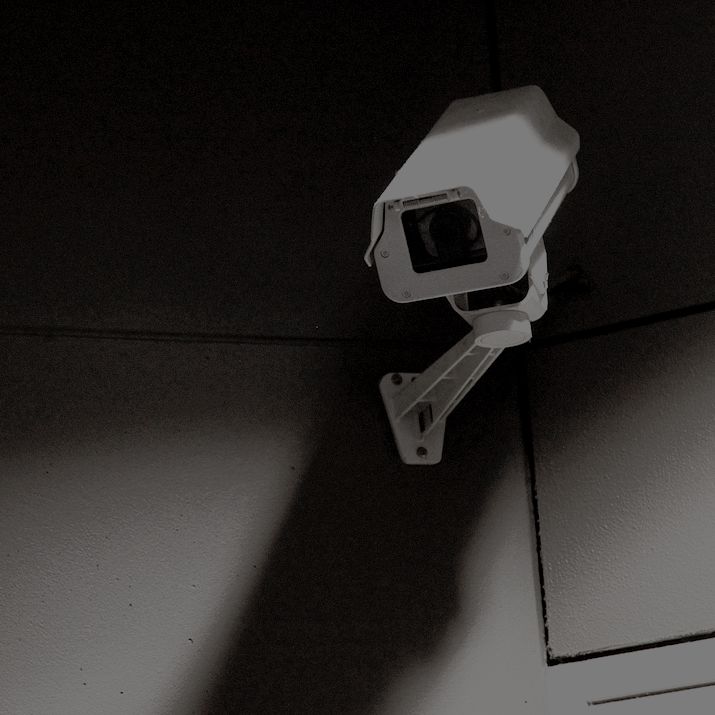 surveillance invisible maison