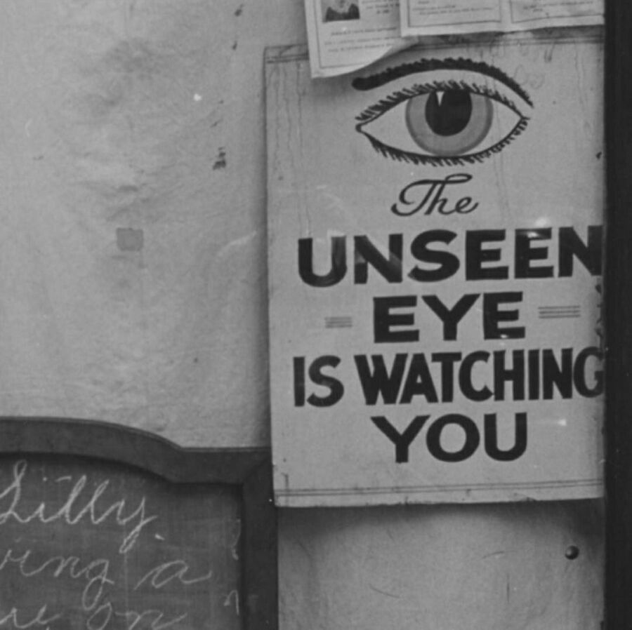 dispositif espionnage caché